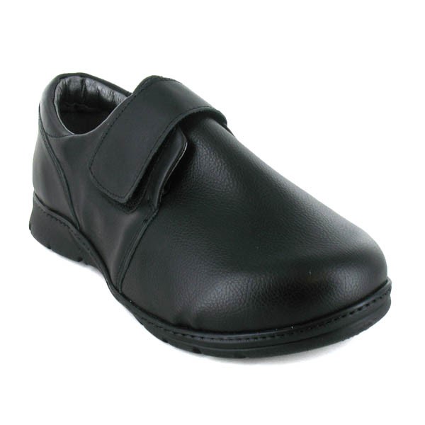 chaussures ouvertes derrière fermées devant