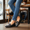 mocassin noir femme confortable caprice 24300